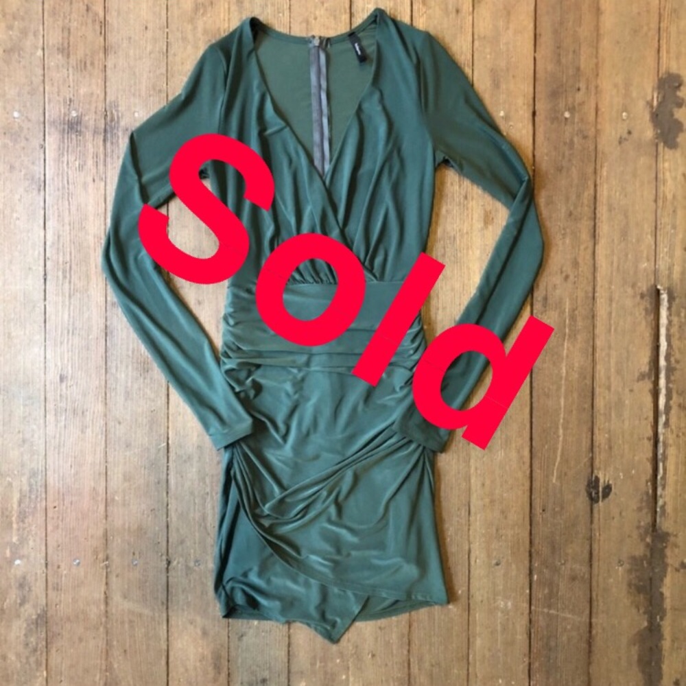 Blanc dress. Green. Size Small